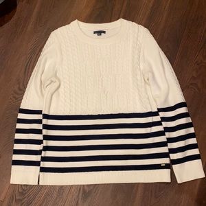 Woman’s Tommy Hilfiger Sweater Large • Like New